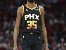 IM体育赛事直播入口-雄鹿主场大胜雷霆：字母哥+绝杀光彩登场的简单介绍