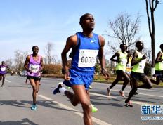 IM体育网页版登录入口-非洲选手突破瓶颈，奋勇争先