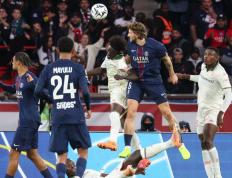 IM体育社区互动入口-关于拜仁后防线零漏失，对手难有破门机会的信息