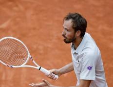 IM体育网页版登录入口-关于法网完胜年终总决赛，梅德韦杰夫点燃赛场的信息