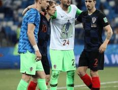 IM体育-巴西绝杀巴黎，蒂亚戈扛起全队