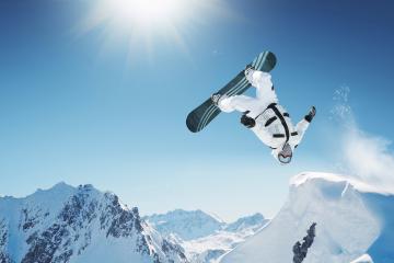 IM体育赛事直播入口-赛道与球场，当F1争冠焦点遇上魔术师的马刺奇迹