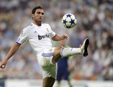 IM体育赛事直播入口-浓眉关键节点连续得分，鹈鹕单节拉开雷霆