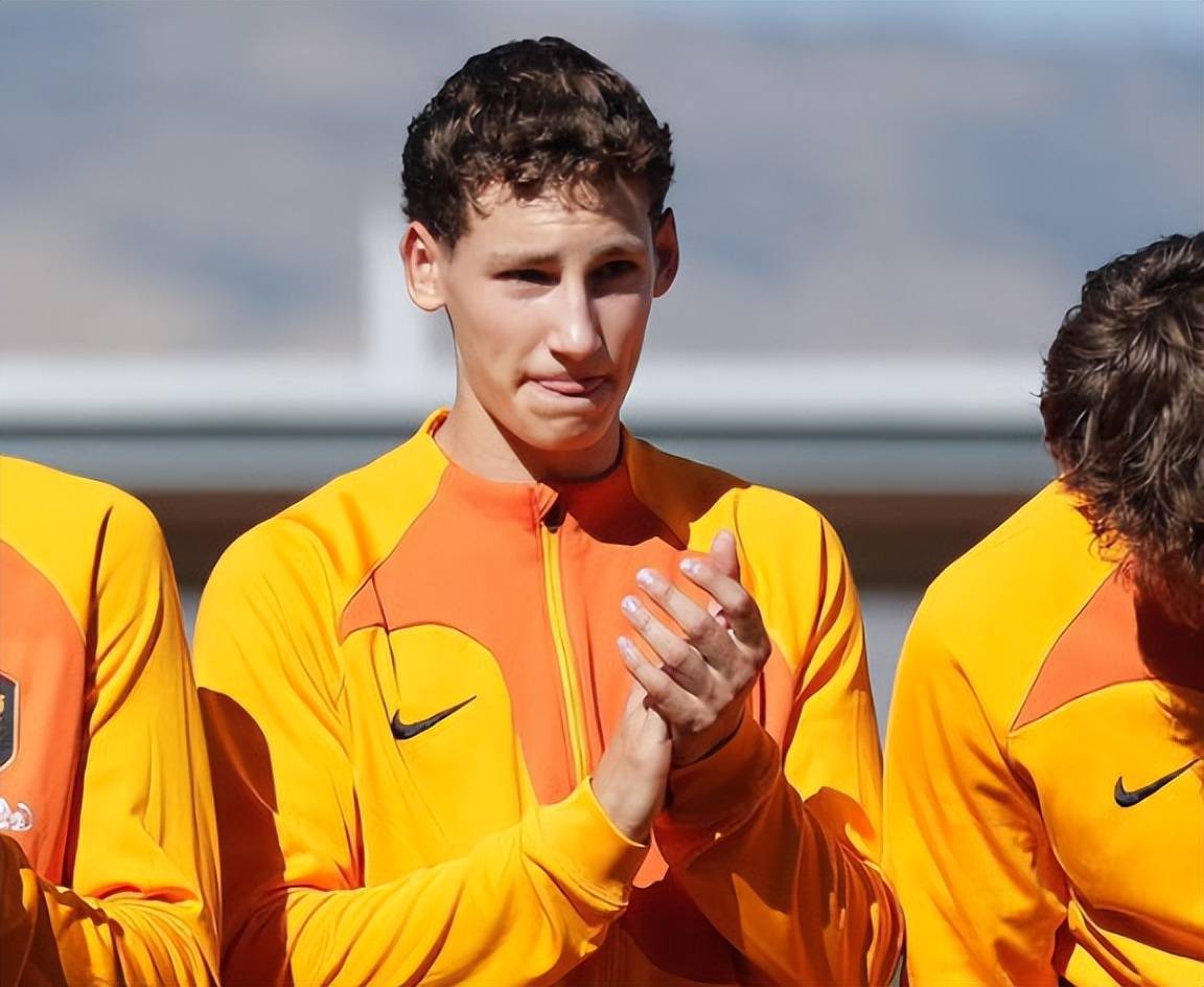 IM体育在线注册-荷兰传奇名宿加盟英超球队，担任助教