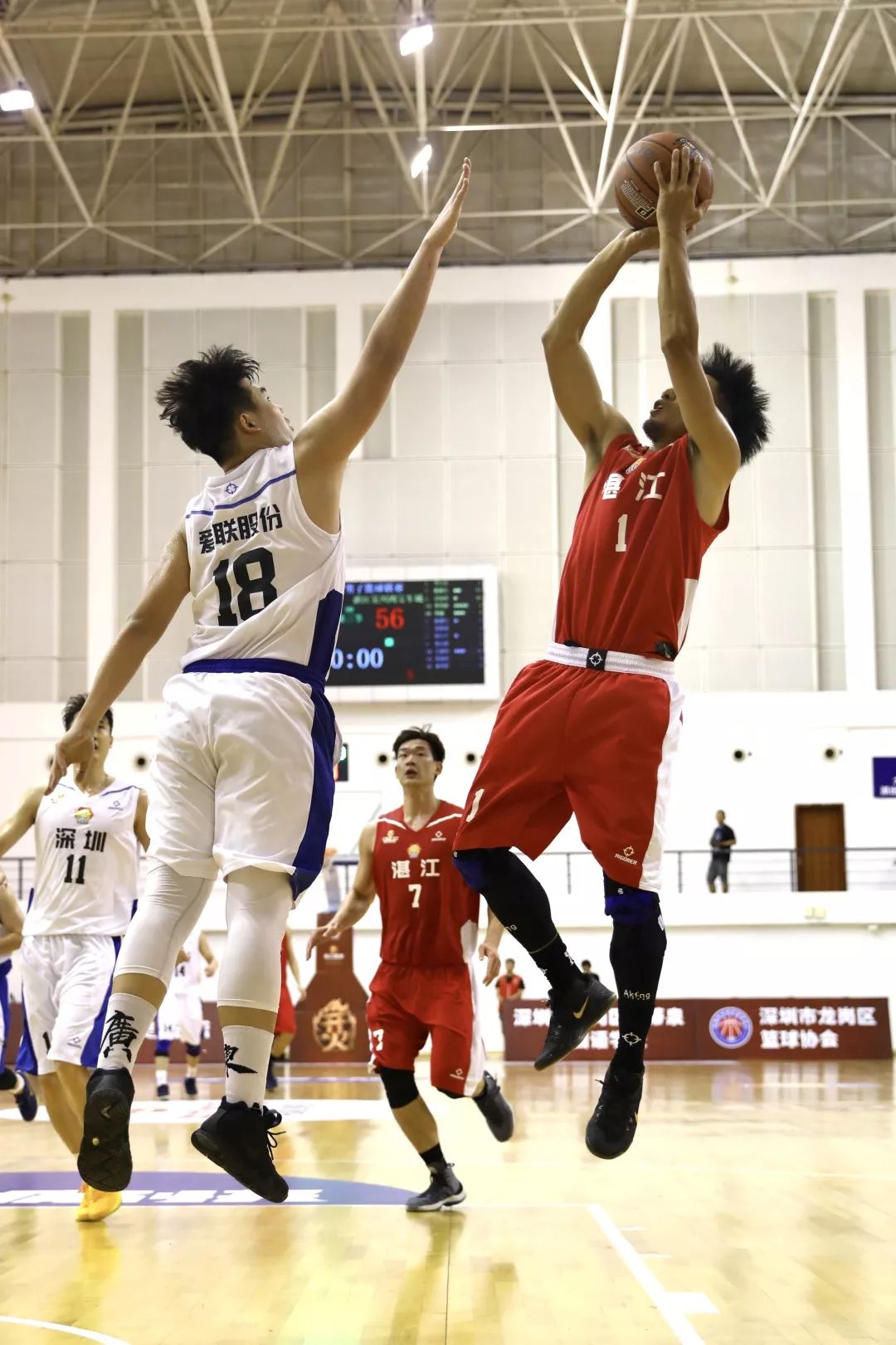 IM体育app-荷兰球队惊艳表现，赢得观众喝彩