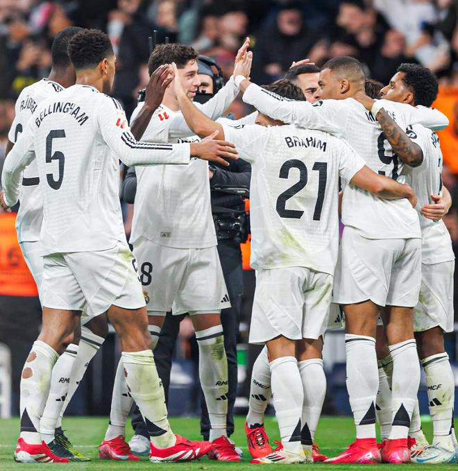 IM体育官方平台-皇马新援连续破门,引领球队夺冠