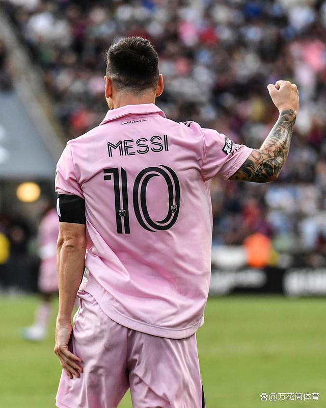 IM体育平台-巴塞罗那前锋梅西复出，球队士气高涨