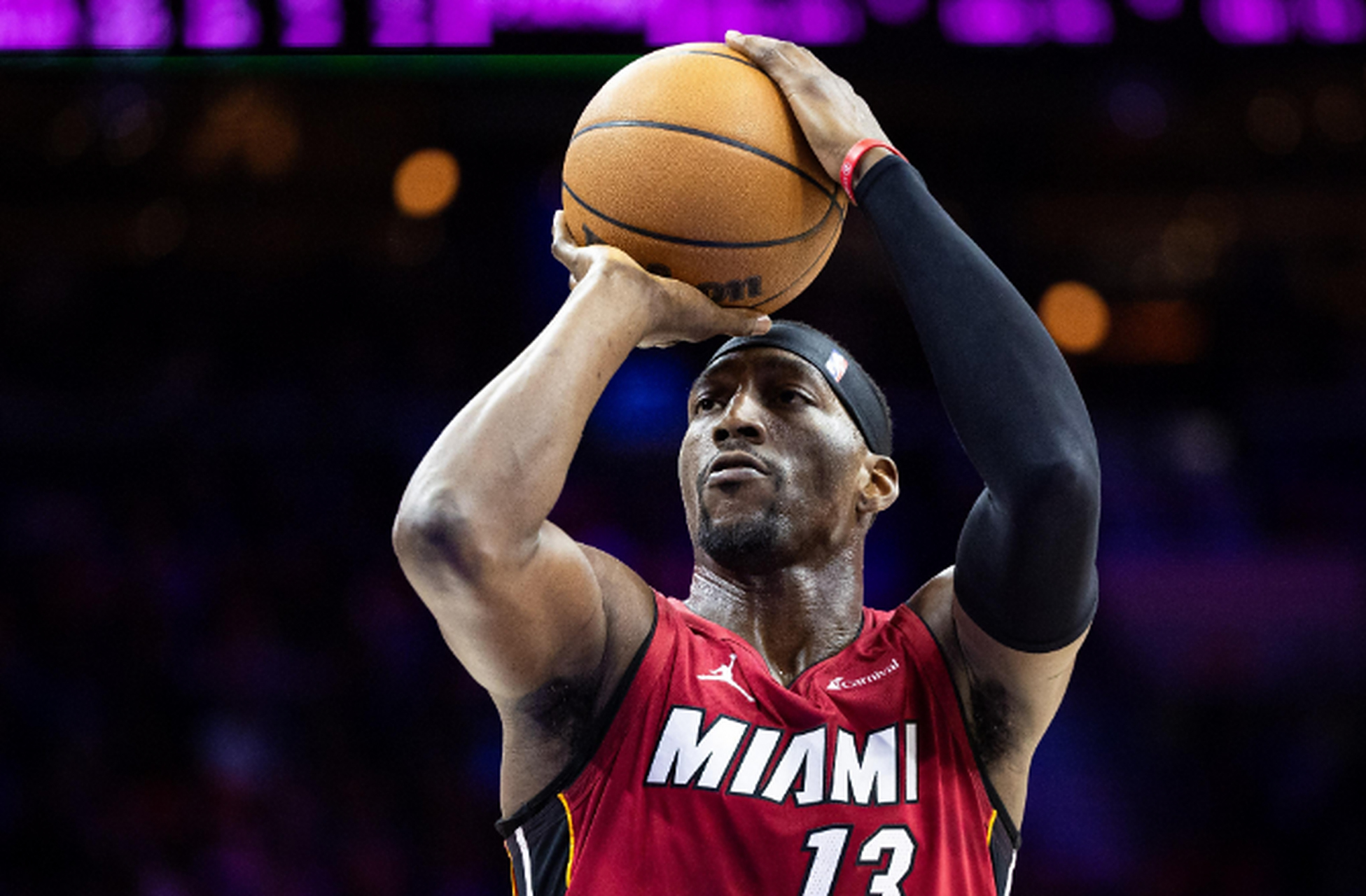 IM体育app-关于热火横扫76人，阿德巴约关键制胜的信息