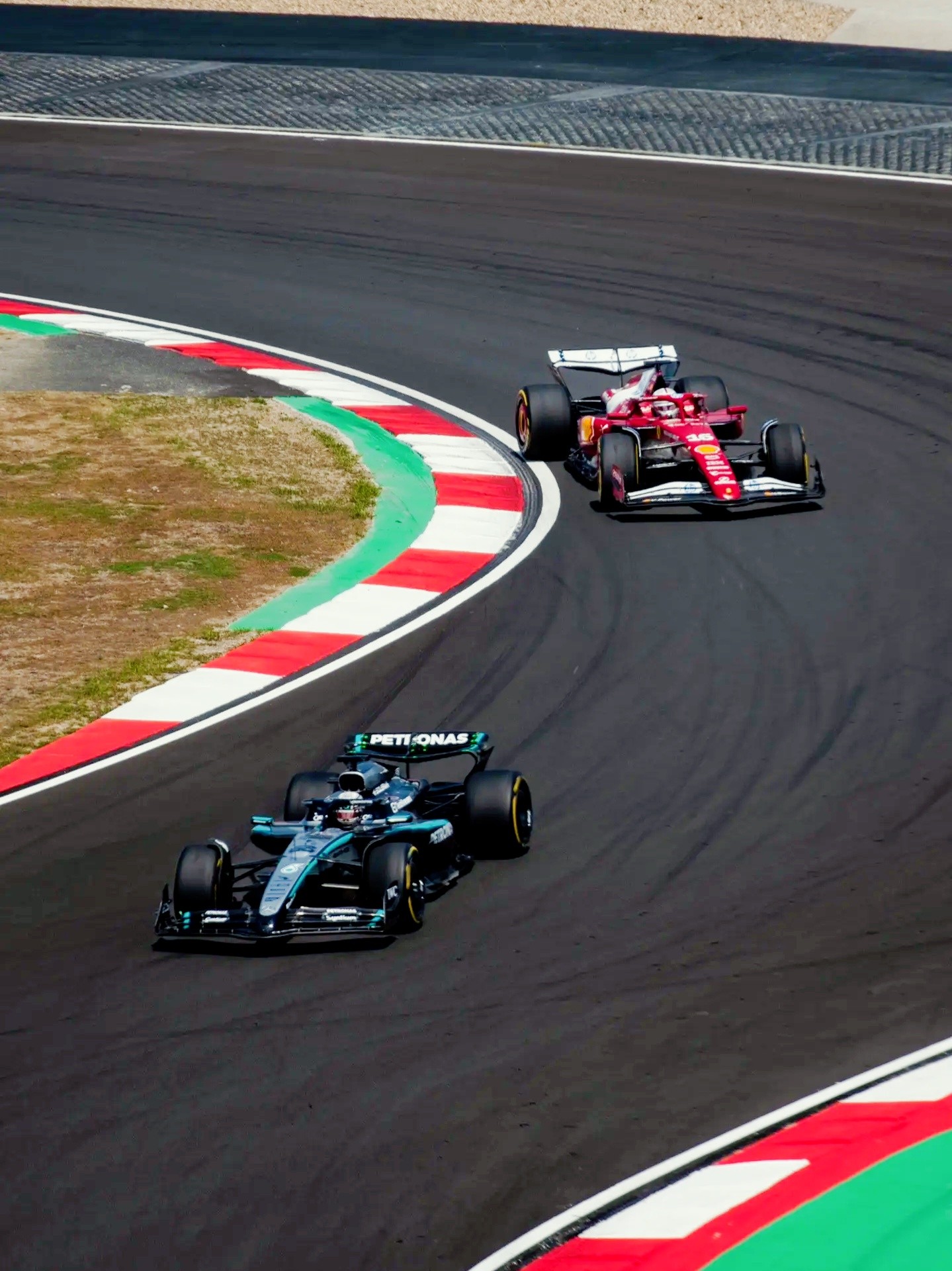 IM体育app-关于红牛车队险胜哈斯车队，勒克莱尔点燃赛场的信息