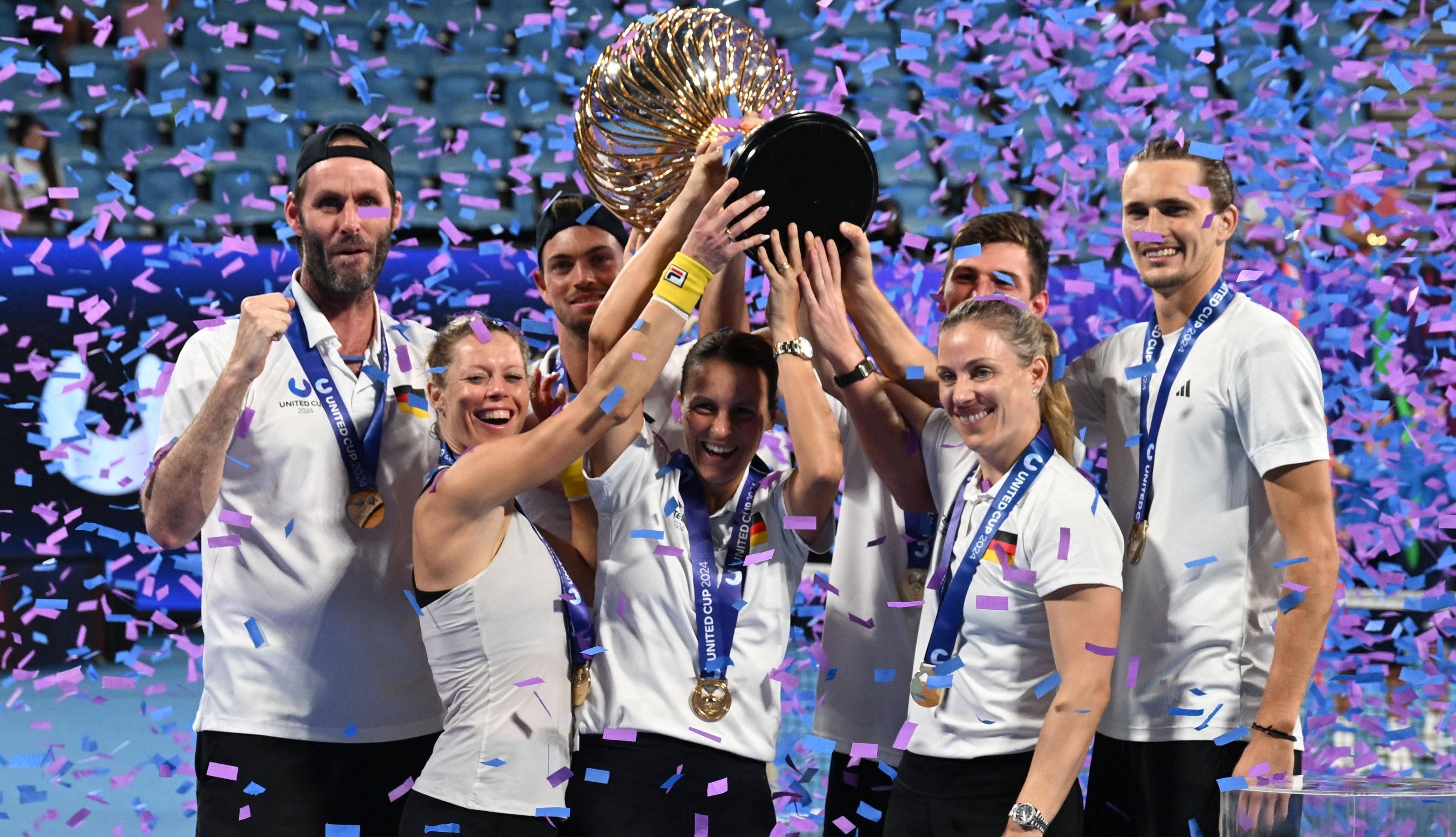 IM体育注册链接-关于拉沃尔杯逆转ATP总决赛，兹维列夫扛起全队的信息