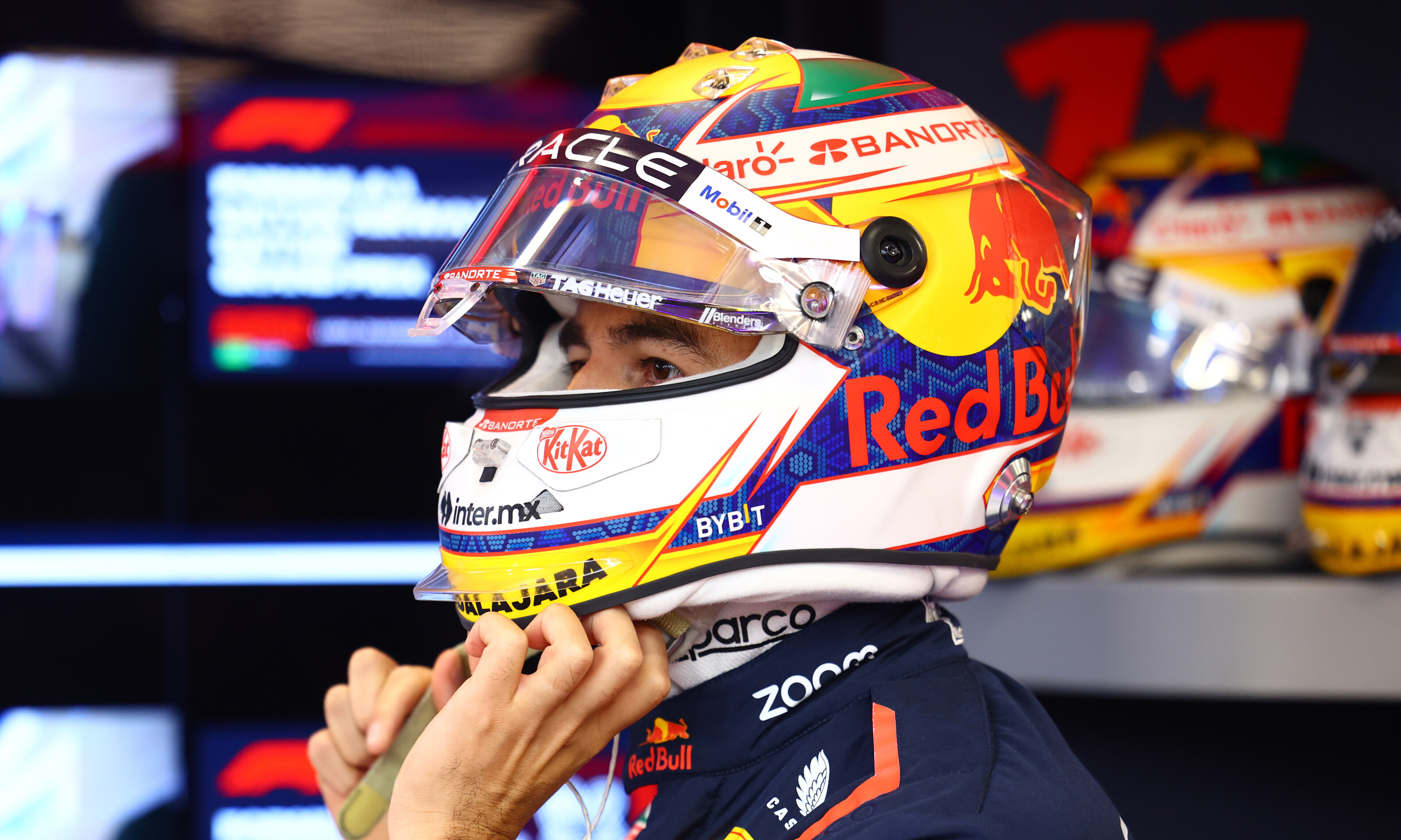 IM体育在线注册-包含梅赛德斯完胜雷诺车队，佩雷兹高光表现的词条