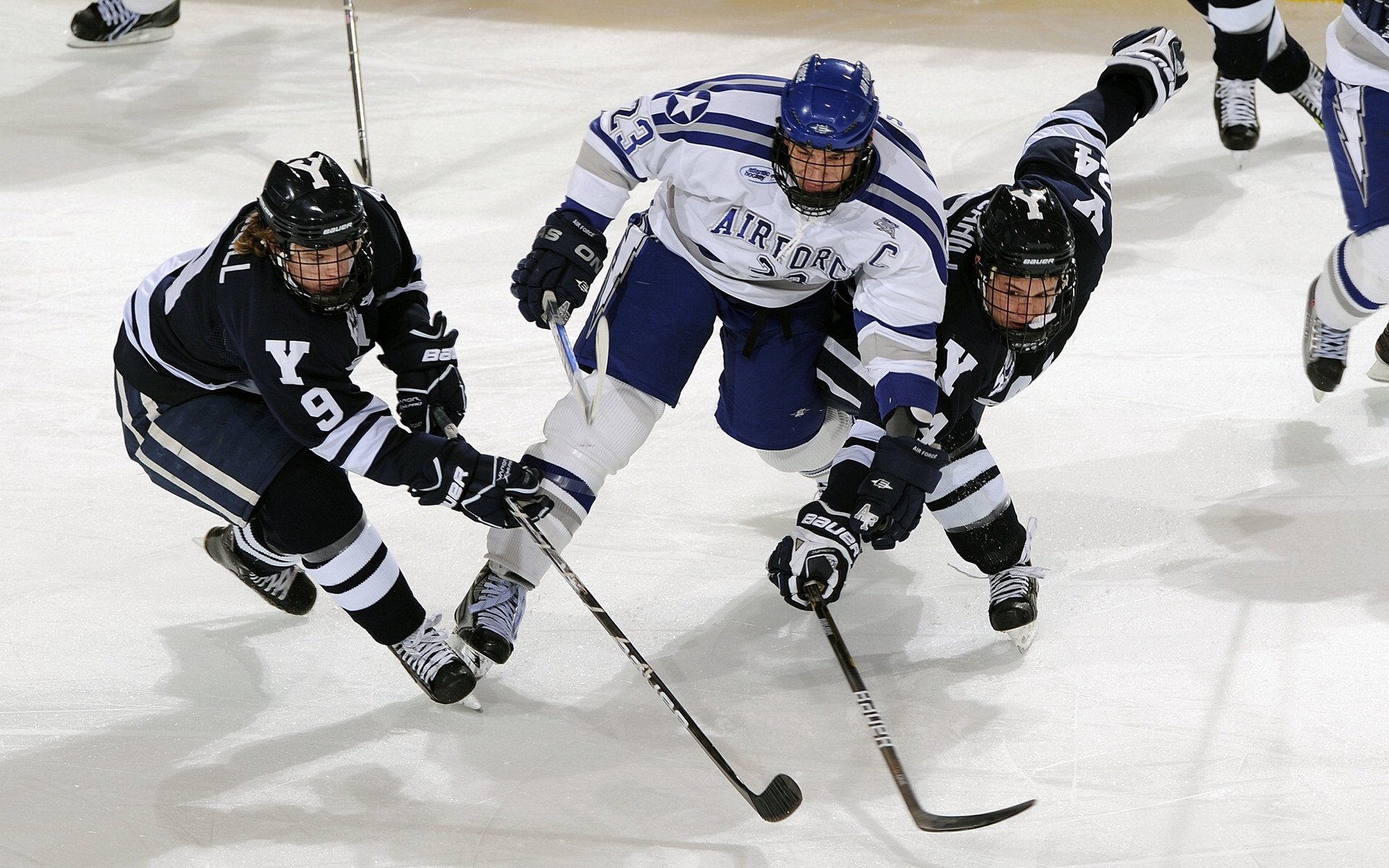 IM Sport-赛道与绿茵场的双重奏，当F1争冠焦点战遇上利物浦的摩洛哥征服